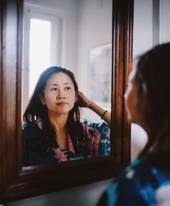 Actor looking in the mirror aspect ratio 303 367 2