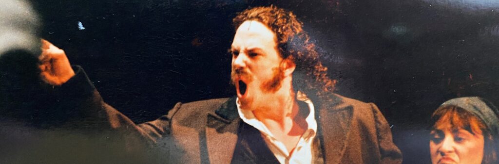 Martin Warden Les Mis Londons Palace Theatre 1995 scaled aspect ratio 1395 461 scaled