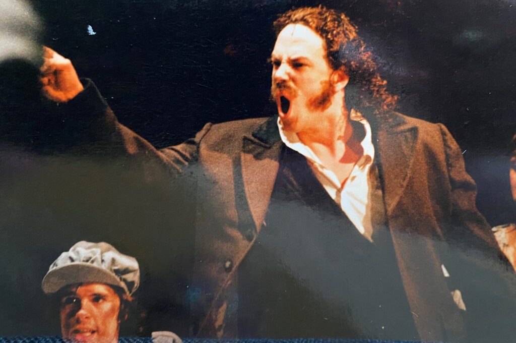 Martin Warden Les Mis Londons Palace Theatre 1995 scaled aspect ratio 688 458 scaled