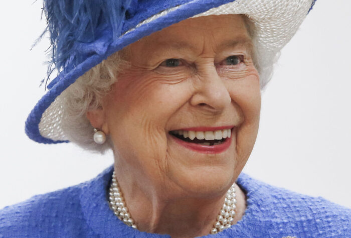 queen 90 0PressAssociationDannyLawson scaled aspect ratio 288 195