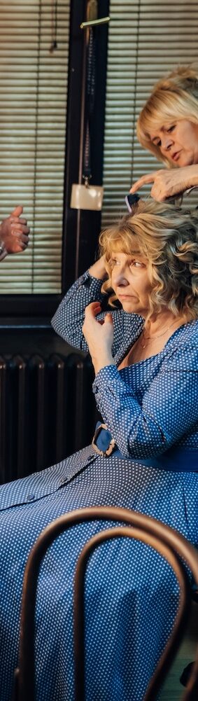Actor-in-Hair-and-Makeup-aspect-ratio-375-1325