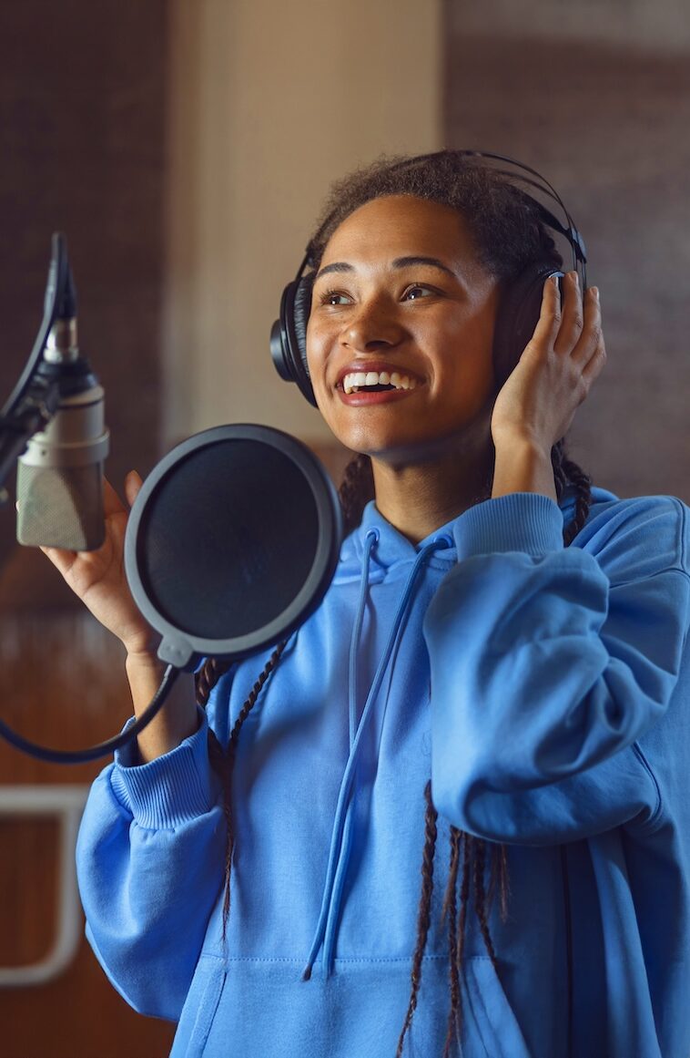 Actor-providing-a-voice-over-aspect-ratio-375-575