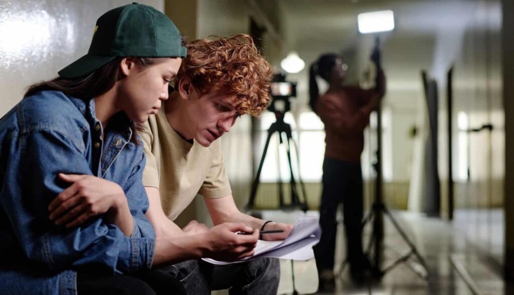Actor-and-Director-aspect-ratio-564-324